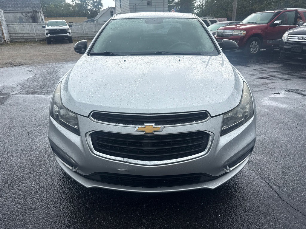 2016 Chevrolet Cruze Image 2