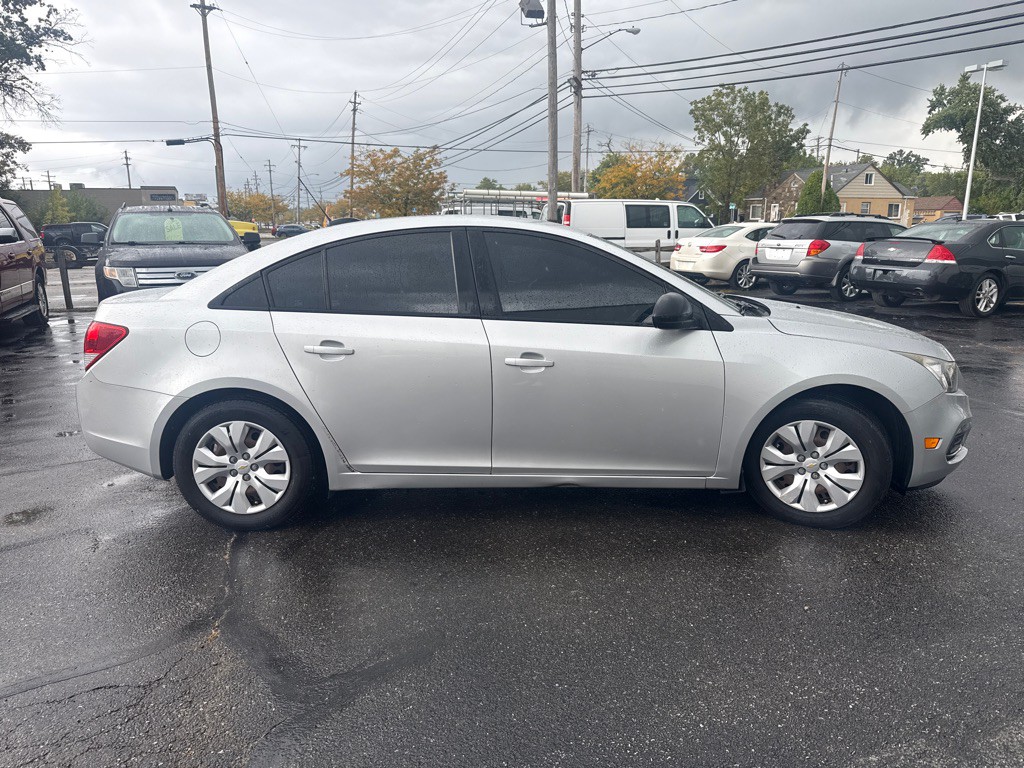 2016 Chevrolet Cruze Image 4