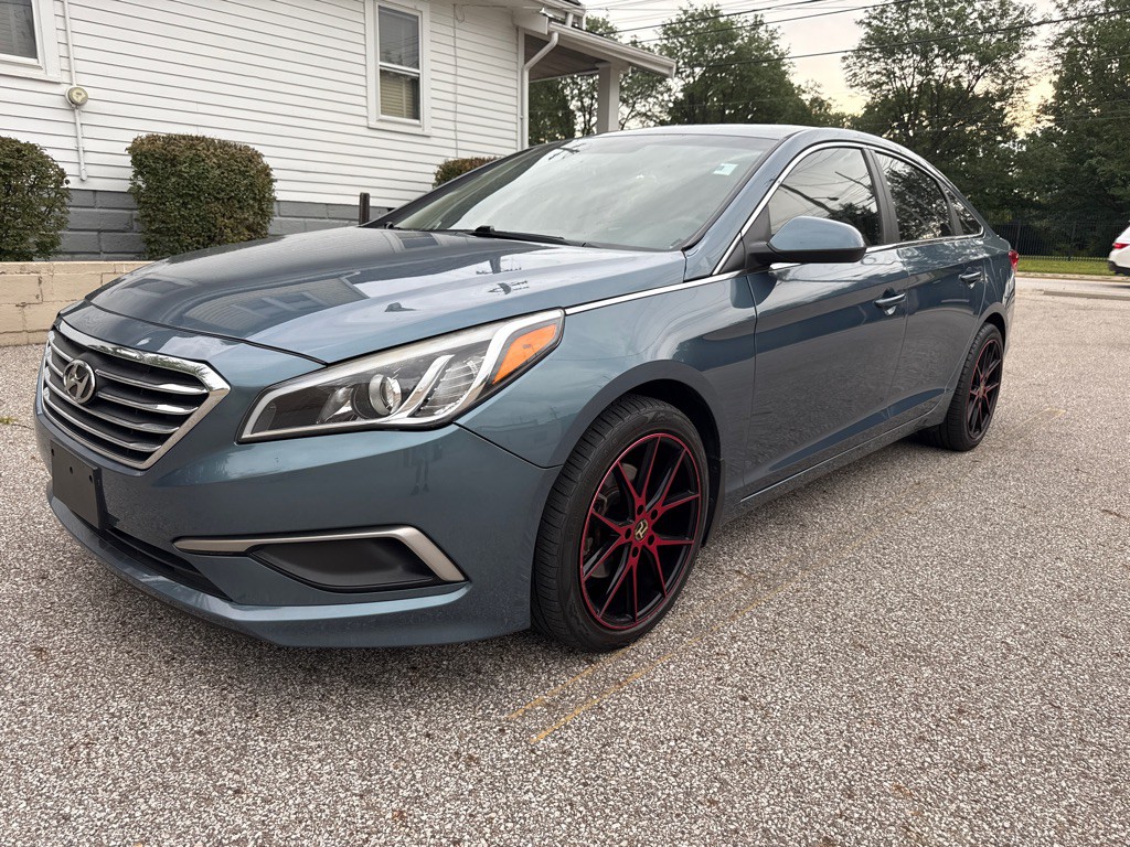 2017 Hyundai Sonata Image 1