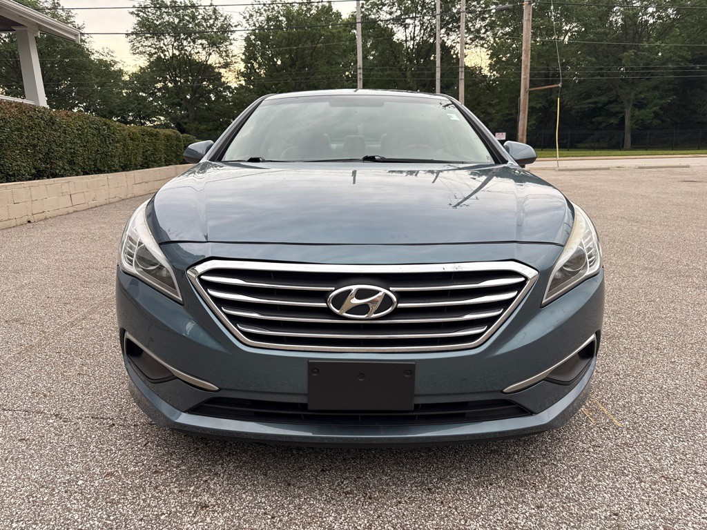 2017 Hyundai Sonata Image 2