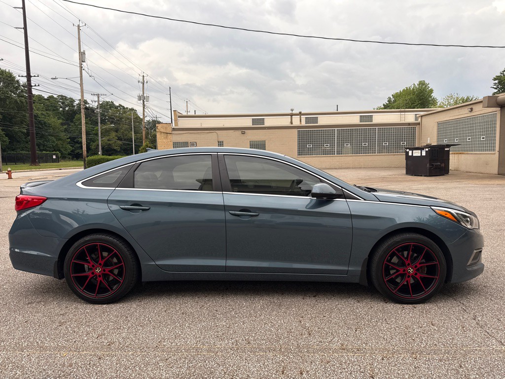 2017 Hyundai Sonata Image 4
