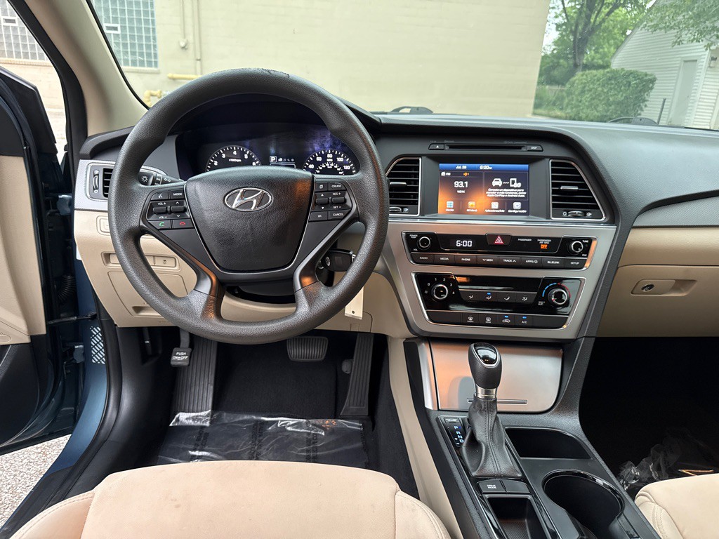 2017 Hyundai Sonata Image 10