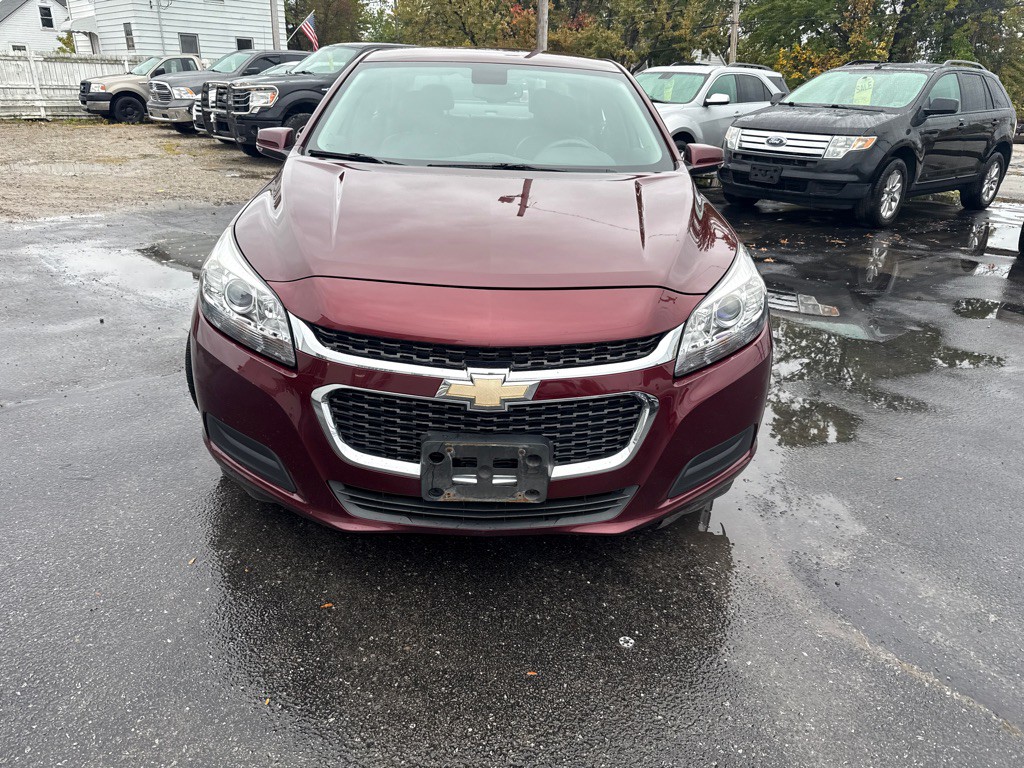 2015 Chevrolet Malibu Image 2
