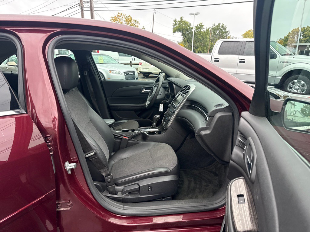 2015 Chevrolet Malibu Image 10
