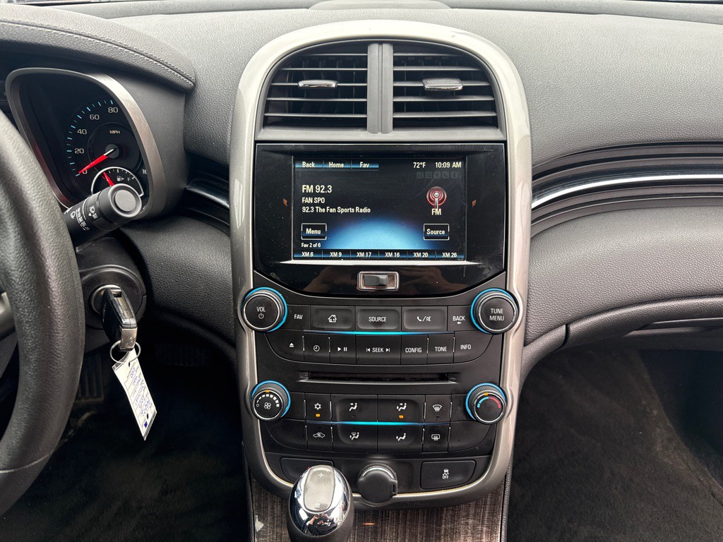 2015 Chevrolet Malibu Image 14