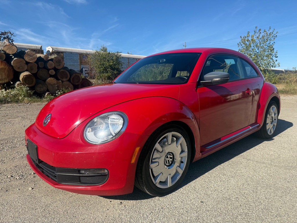 2012 Volkswagen Beetle Image 1