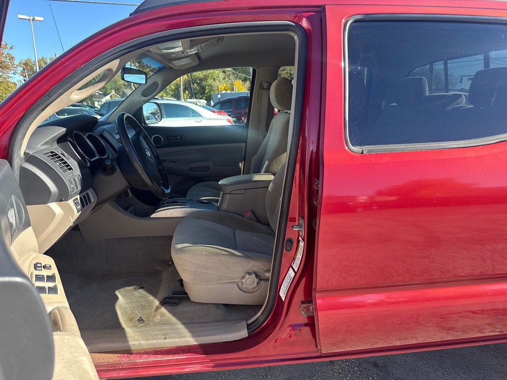 2005 Toyota Tacoma Image 10