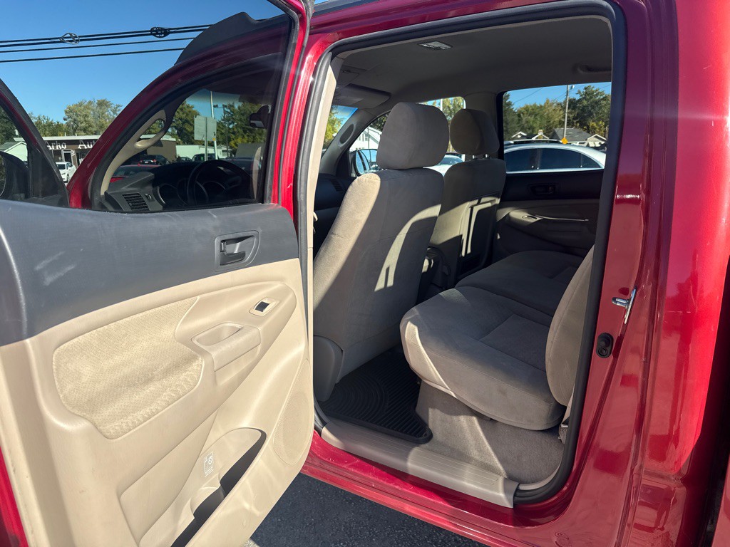 2005 Toyota Tacoma Image 12