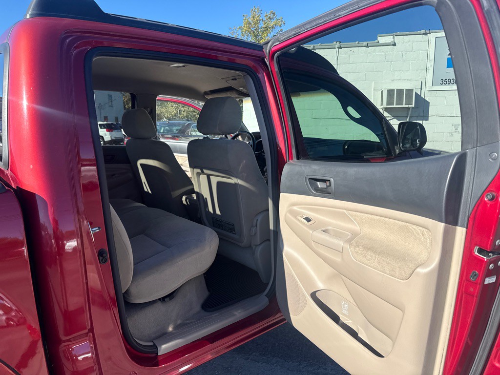 2005 Toyota Tacoma Image 13