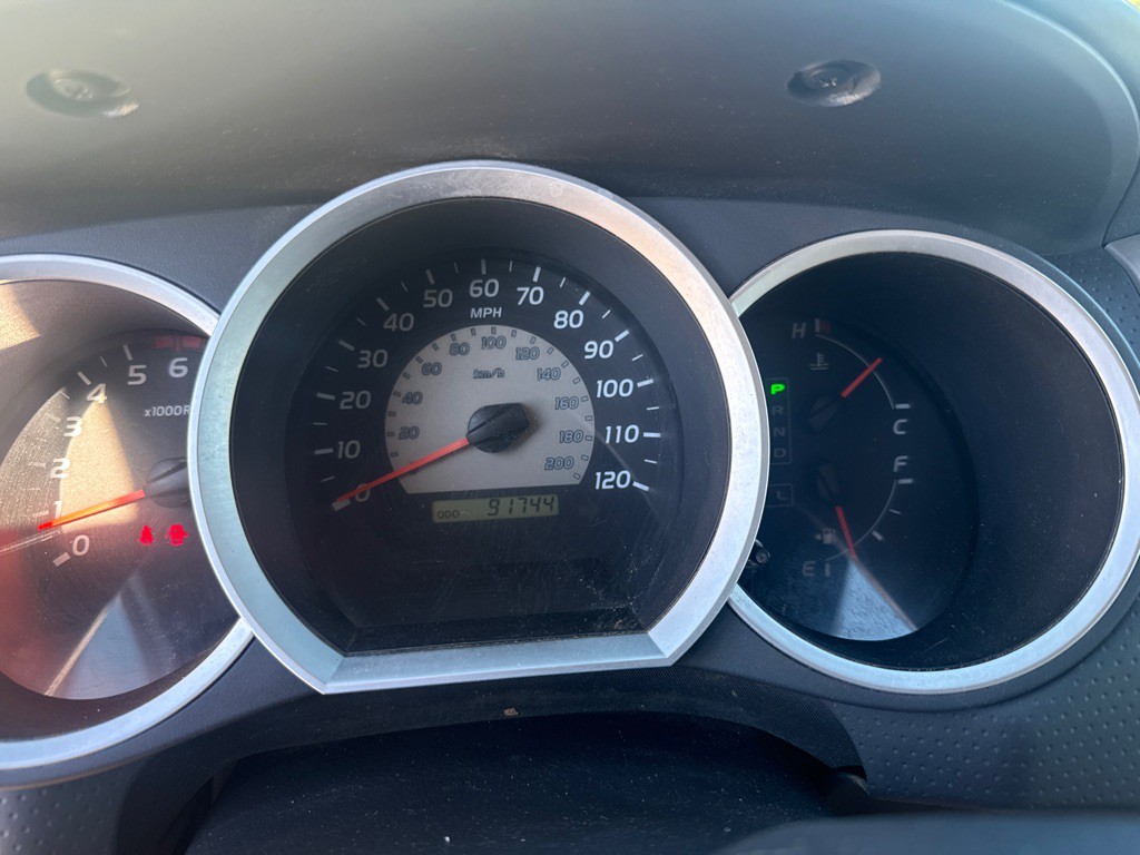 2005 Toyota Tacoma Image 16