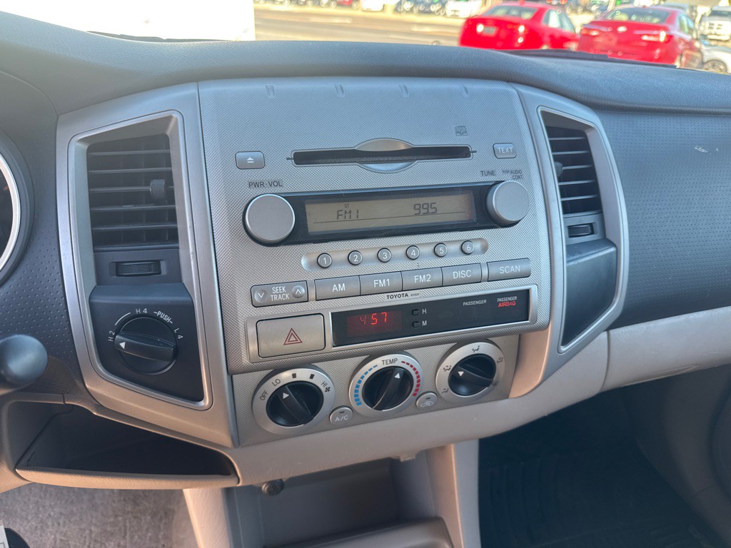 2005 Toyota Tacoma Image 17