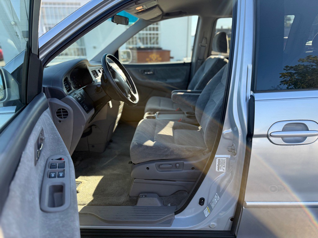 2003 Honda Odyssey Image 10
