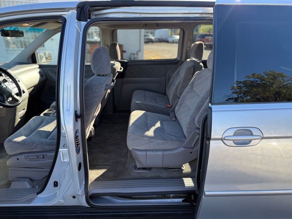 2003 Honda Odyssey Image 13