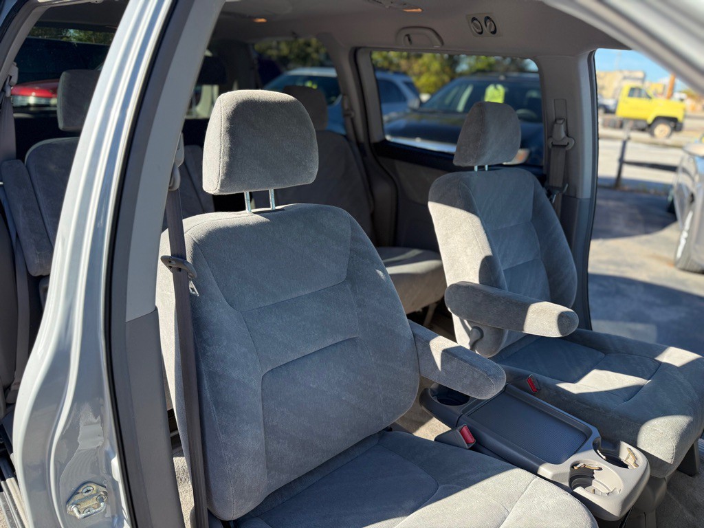 2003 Honda Odyssey Image 14