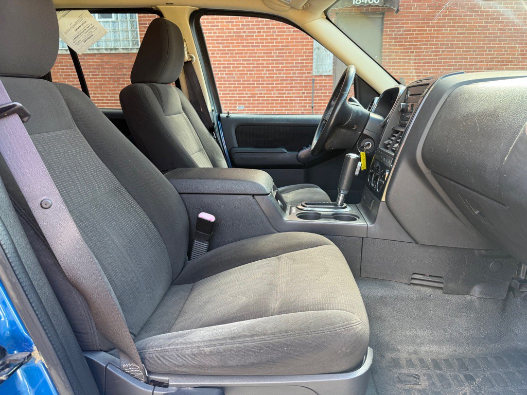 2010 Ford Explorer Image 9