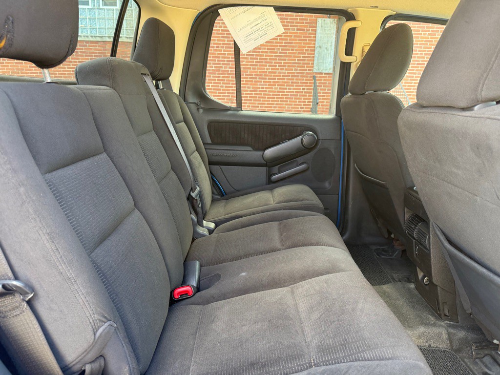 2010 Ford Explorer Image 10