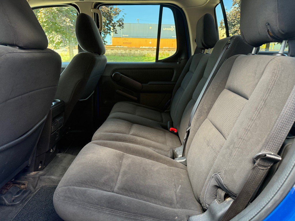 2010 Ford Explorer Image 11