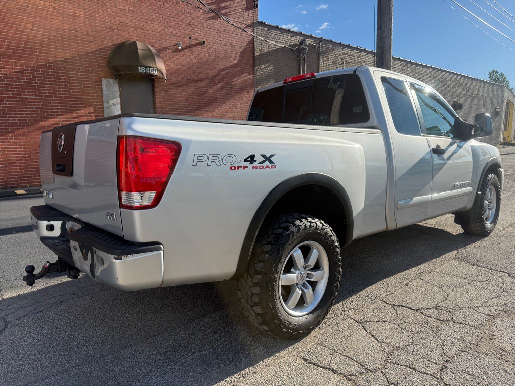 2009 Nissan Titan Image 3