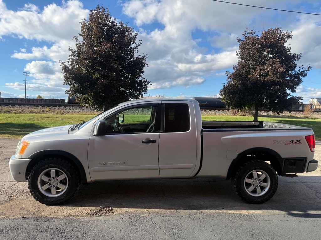 2009 Nissan Titan Image 5