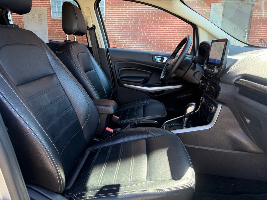 2020 Ford Econoline Image 9