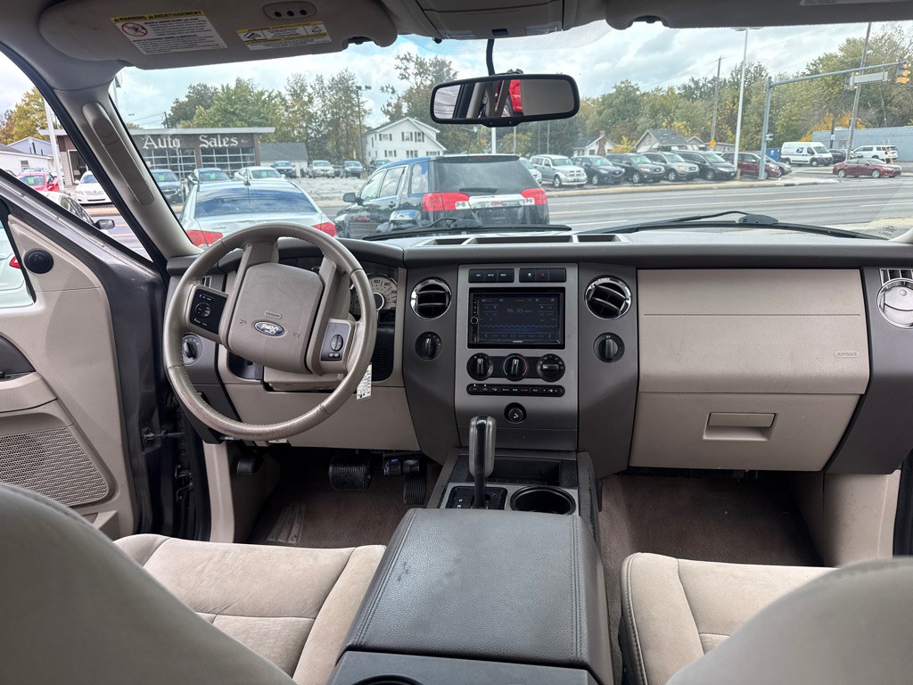 2011 Ford Expedition Image 9