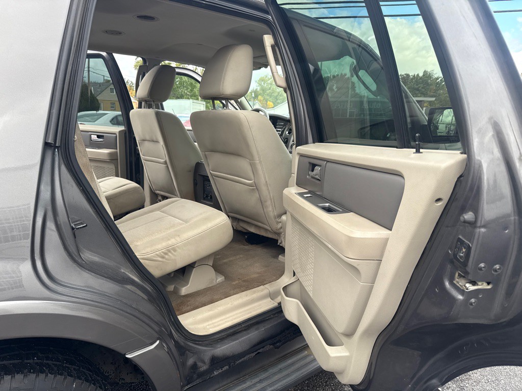 2011 Ford Expedition Image 13