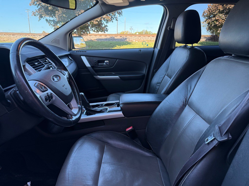 2013 Ford Edge Image 8