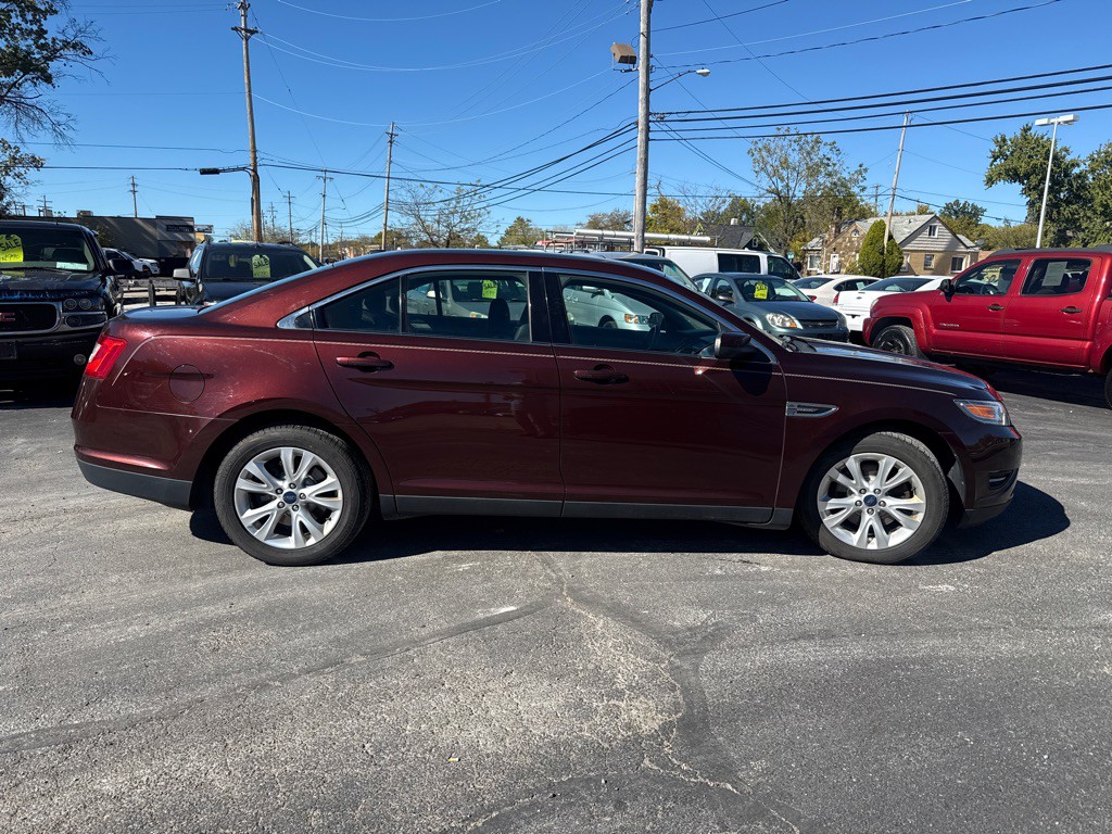2012 Ford Taurus Image 4