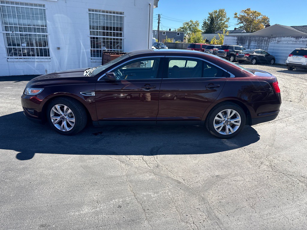 2012 Ford Taurus Image 5