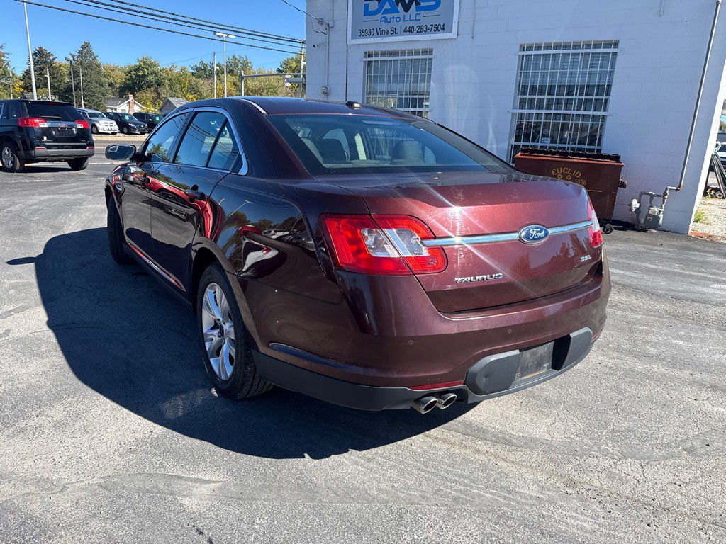 2012 Ford Taurus Image 8
