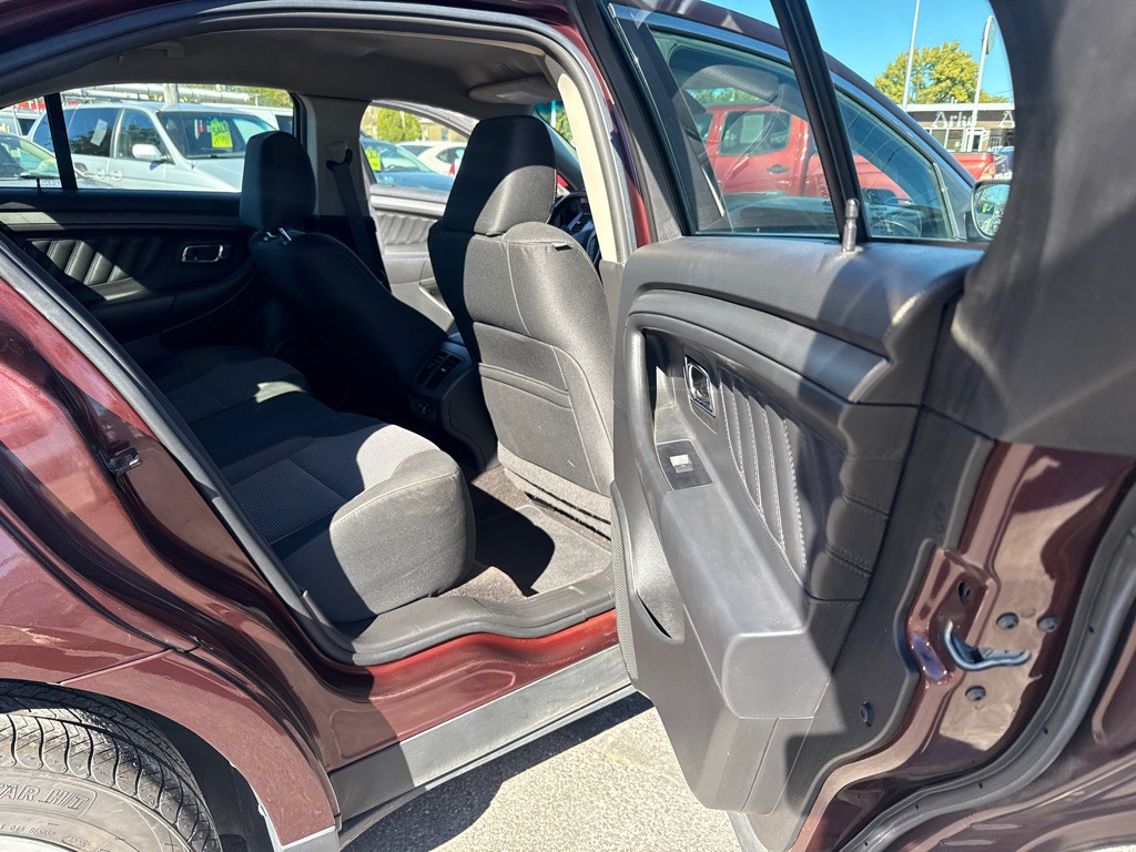 2012 Ford Taurus Image 12