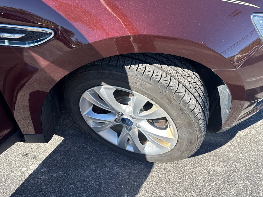 2012 Ford Taurus Image 17