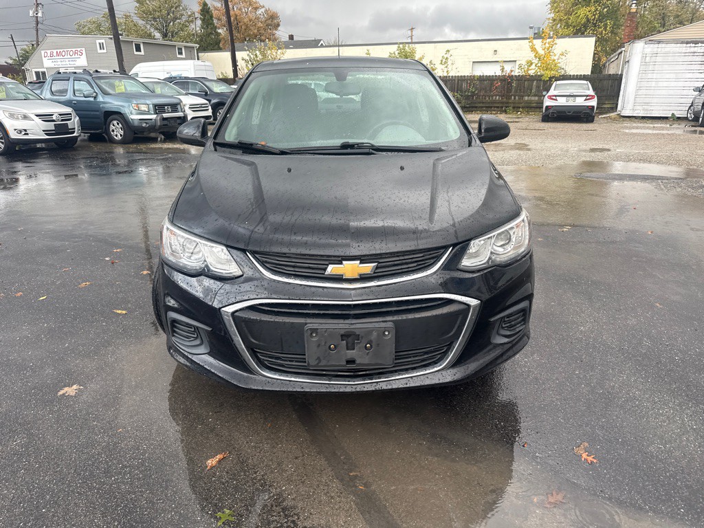 2017 Chevrolet Sonic Image 2