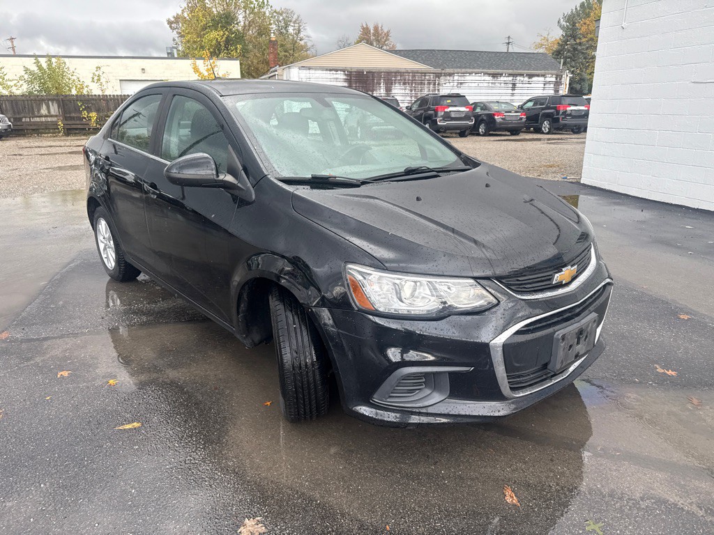 2017 Chevrolet Sonic Image 3