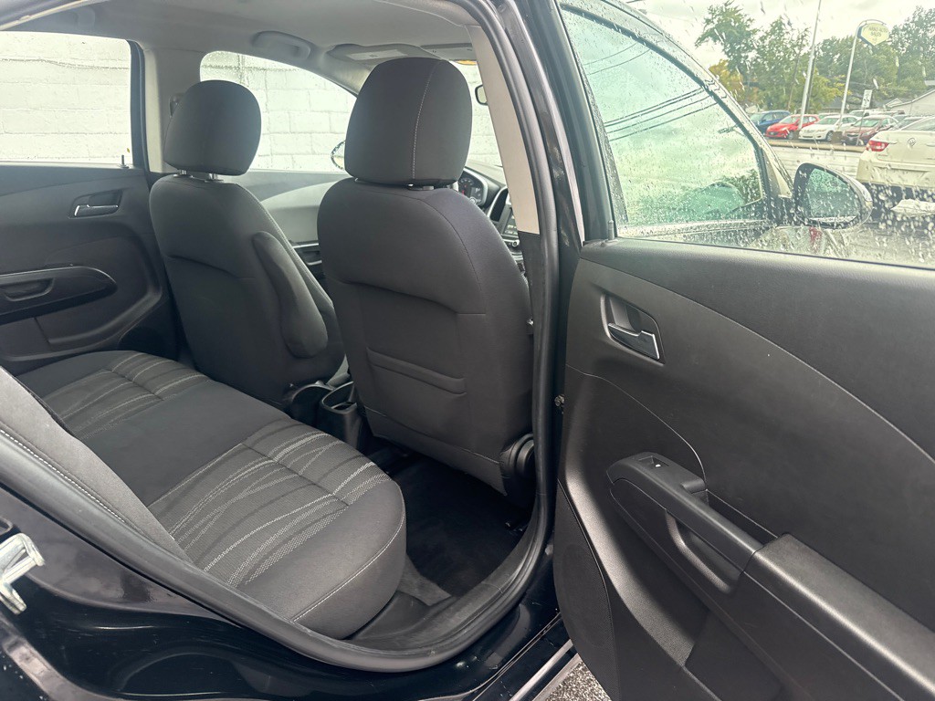 2017 Chevrolet Sonic Image 13