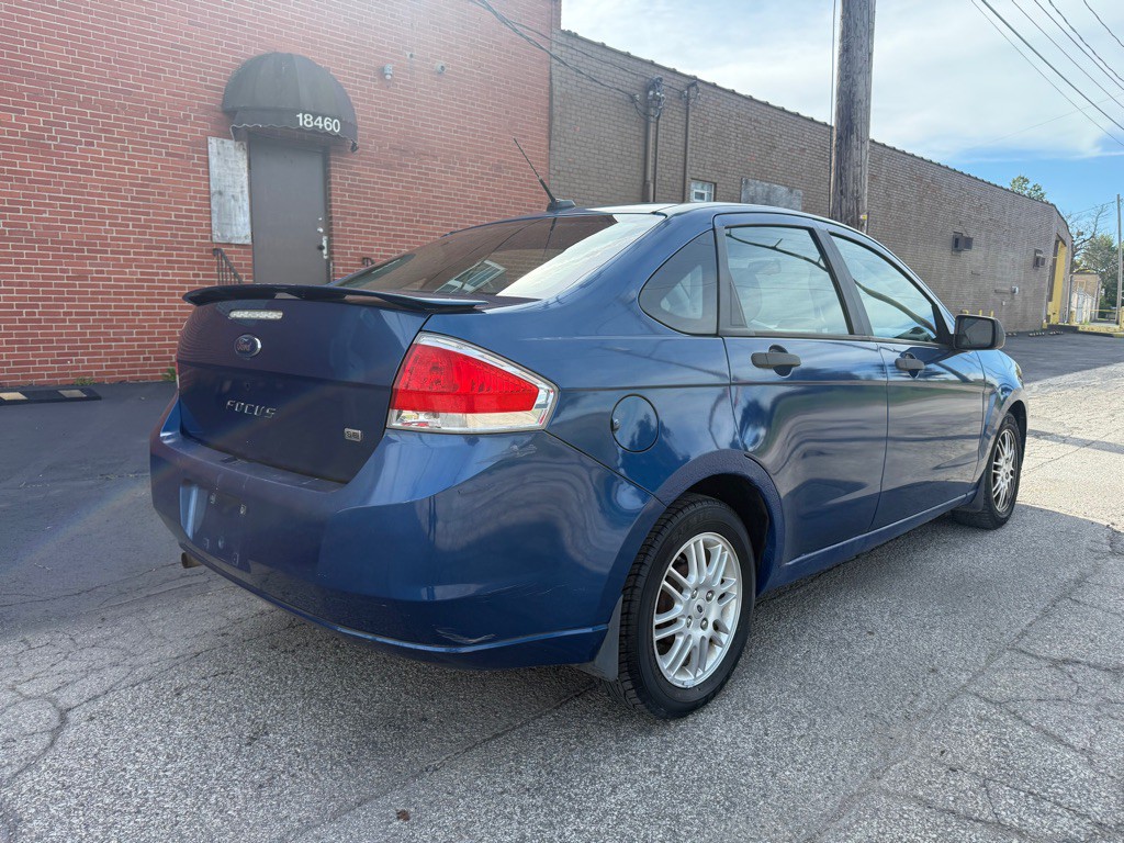 2010 Ford Focus Image 3