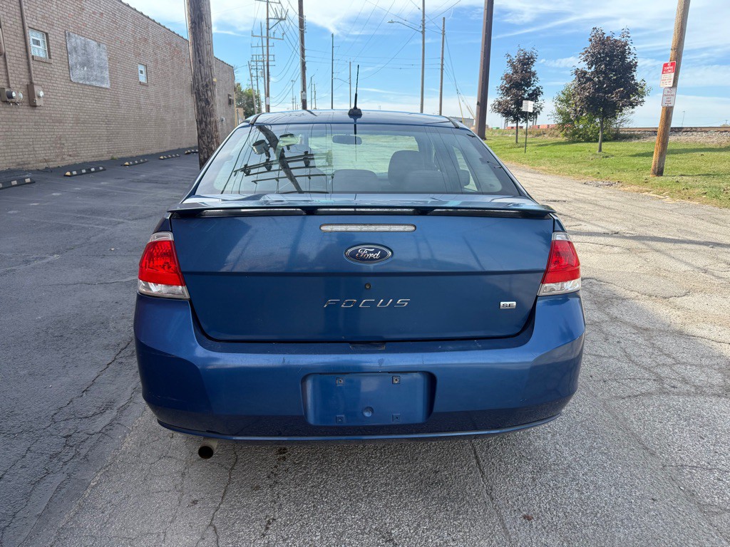 2010 Ford Focus Image 4