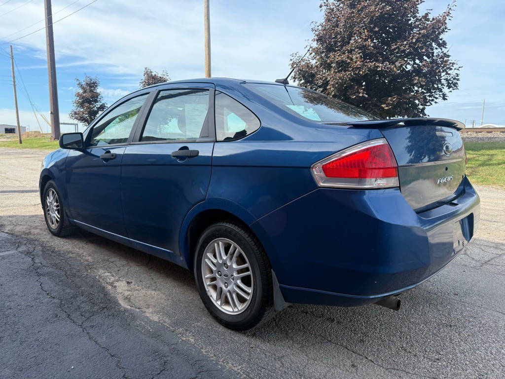 2010 Ford Focus Image 5