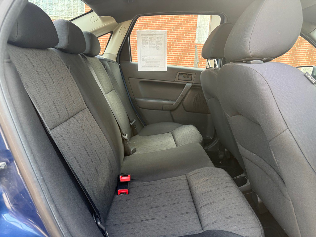 2010 Ford Focus Image 11