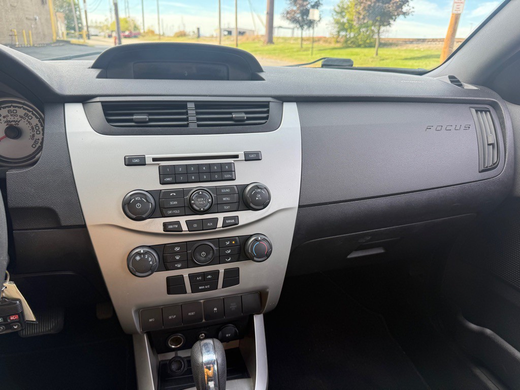 2010 Ford Focus Image 14