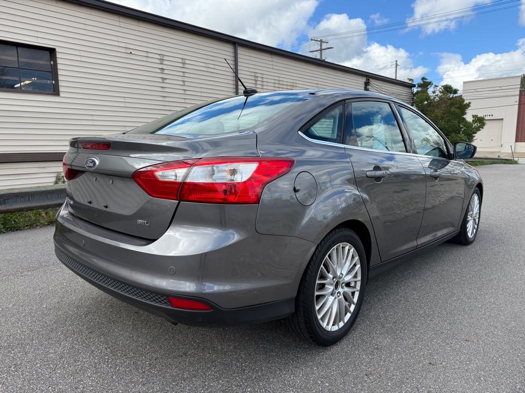 2012 Ford Focus Image 3