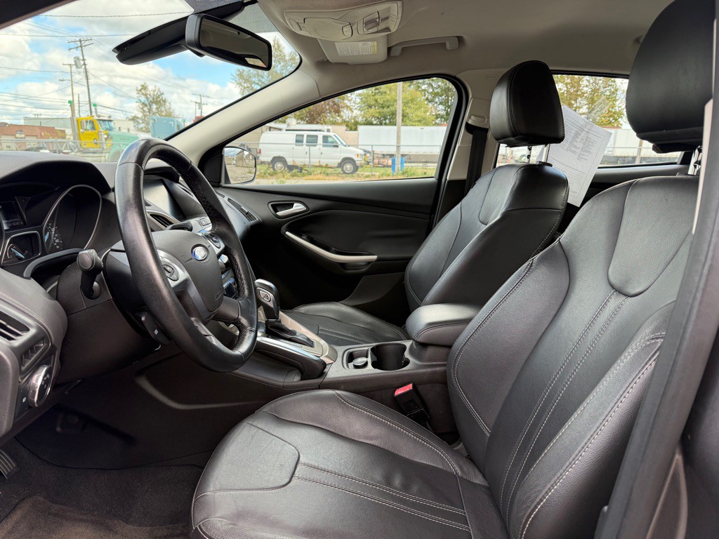 2012 Ford Focus Image 9