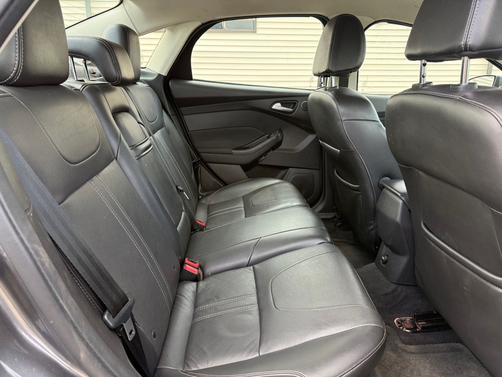 2012 Ford Focus Image 11