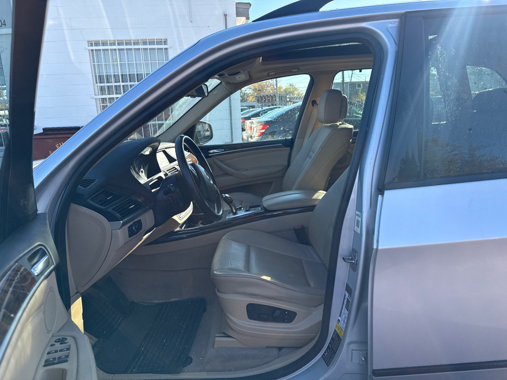 2011 BMW X5 Image 10