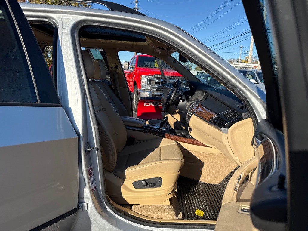 2011 BMW X5 Image 11