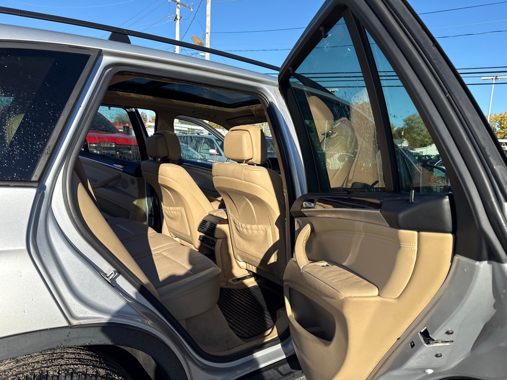 2011 BMW X5 Image 13