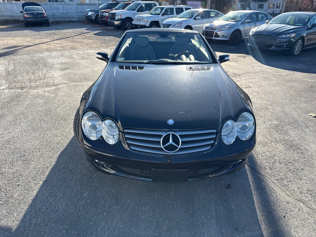 2004 Mercedes-Benz SL-Class Image 2