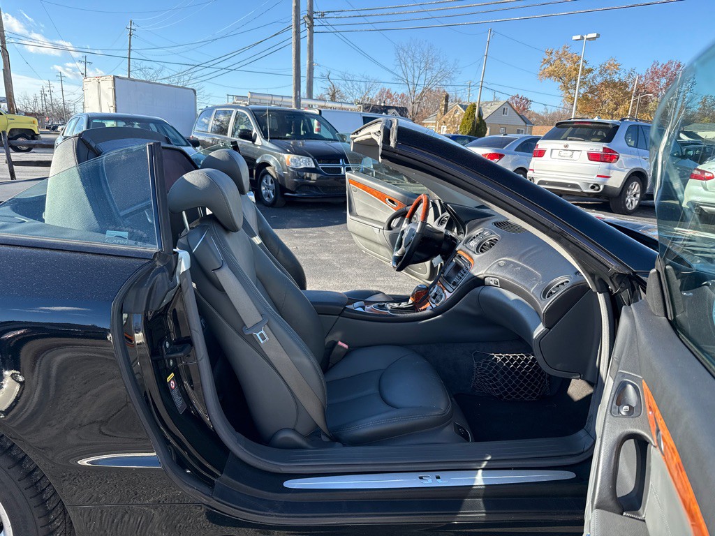2004 Mercedes-Benz SL-Class Image 10