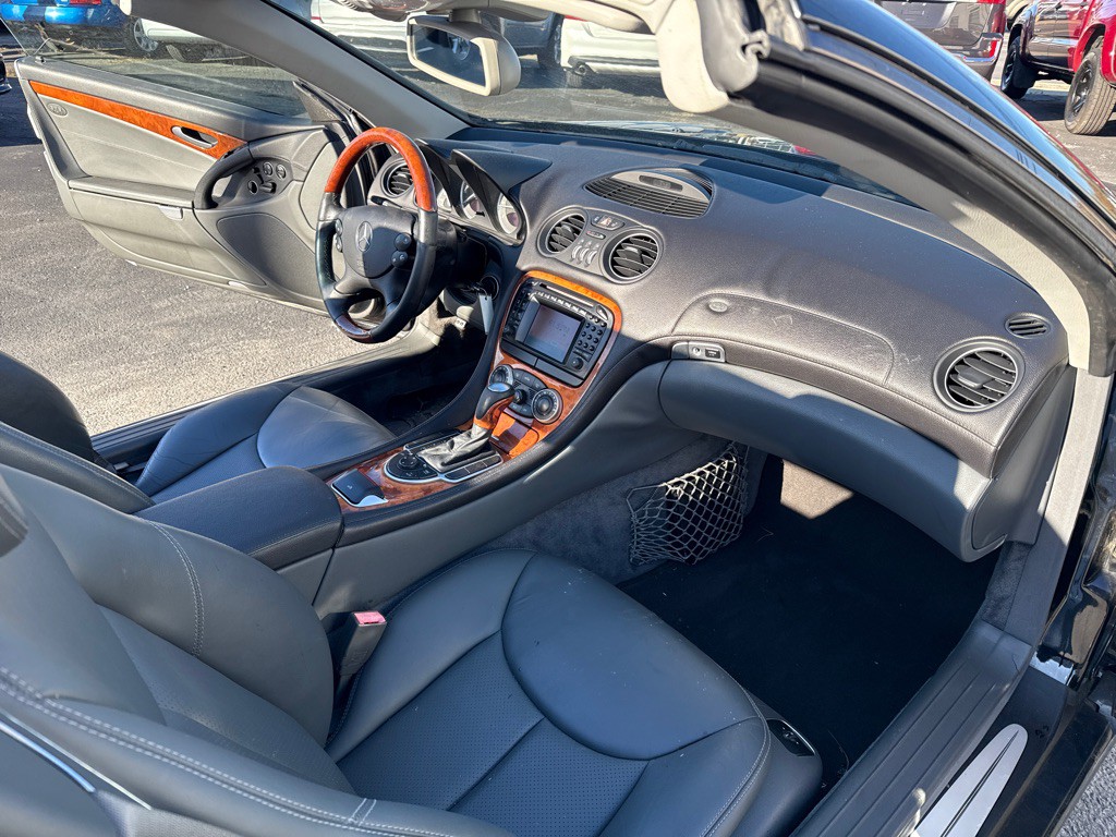 2004 Mercedes-Benz SL-Class Image 12