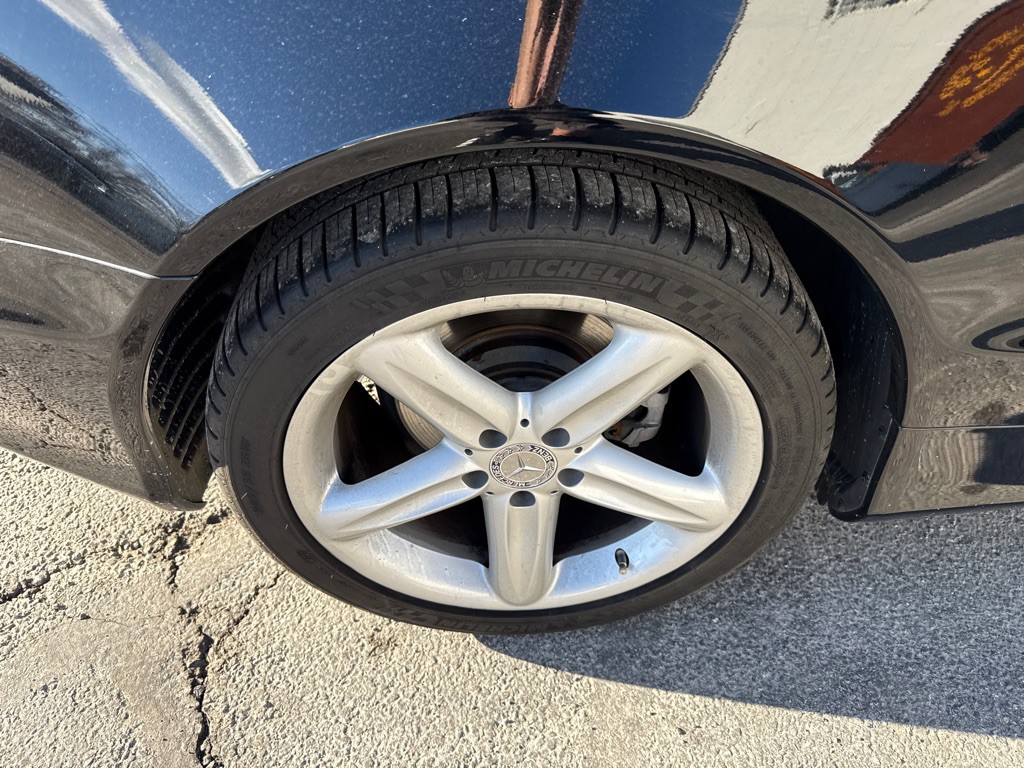 2004 Mercedes-Benz SL-Class Image 21